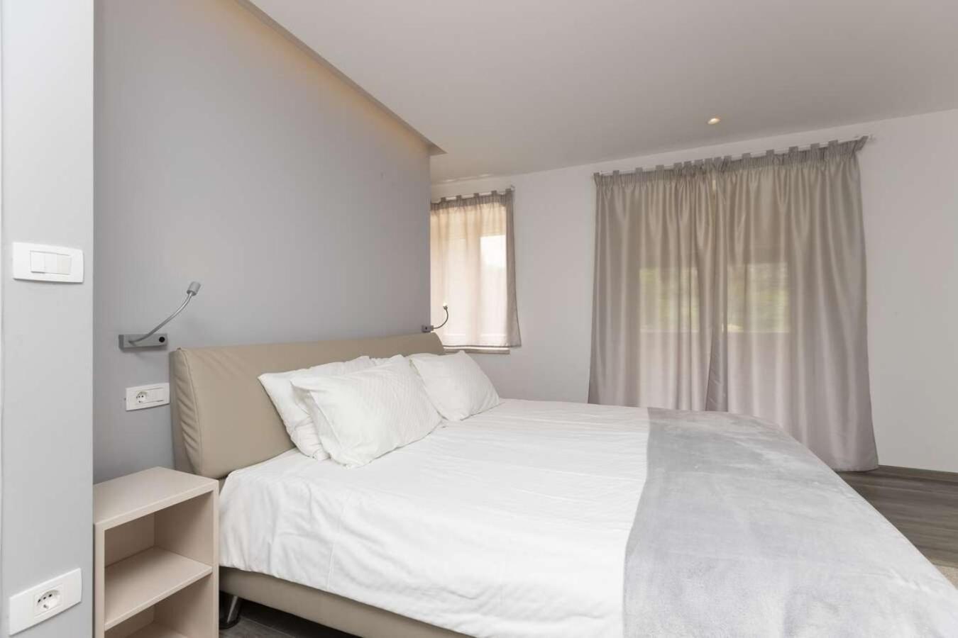 Villa Viscum In Central Istria For 8 Persons With Large Garden - Pet Friendly Pazin Luaran gambar