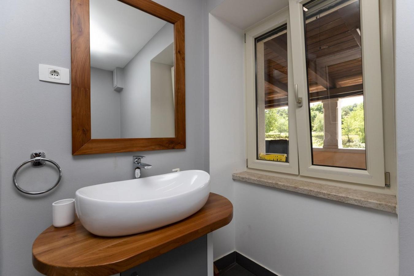 Villa Viscum In Central Istria For 8 Persons With Large Garden - Pet Friendly Pazin Luaran gambar
