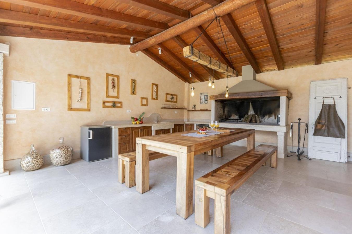 Villa Viscum In Central Istria For 8 Persons With Large Garden - Pet Friendly Pazin Luaran gambar