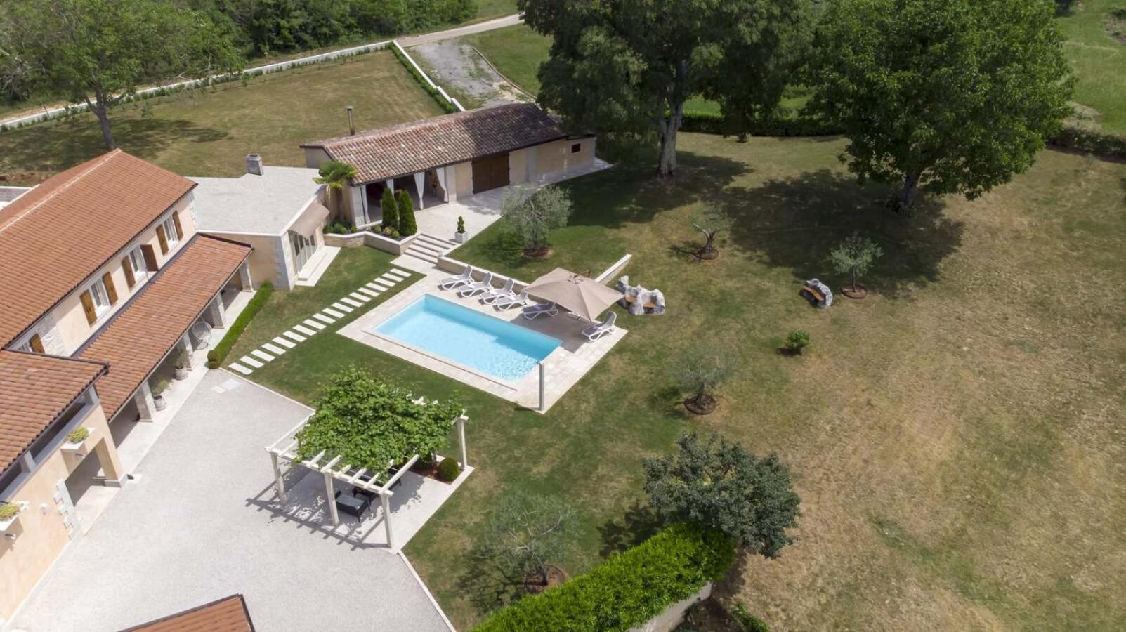 Villa Viscum In Central Istria For 8 Persons With Large Garden - Pet Friendly Pazin Luaran gambar