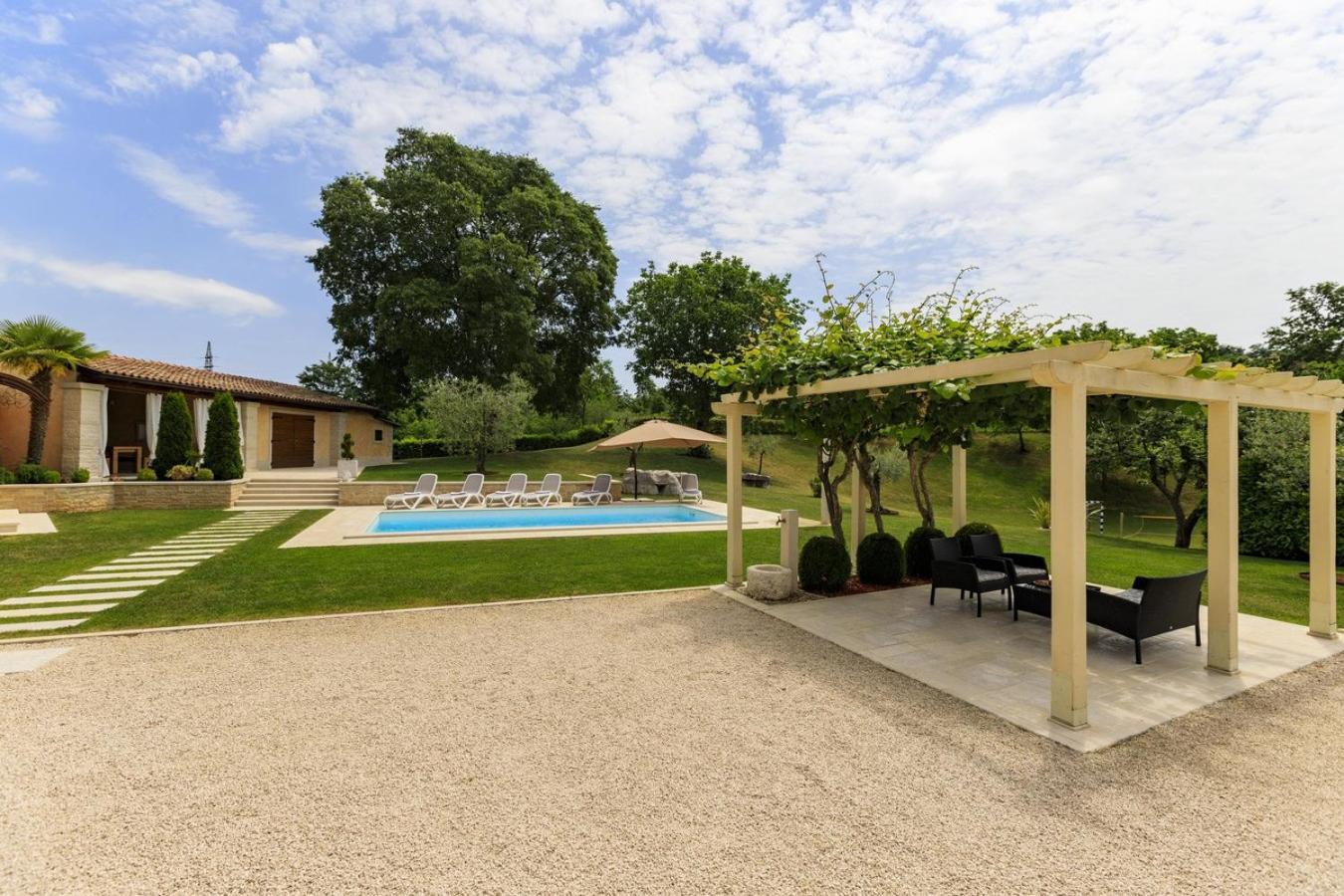 Villa Viscum In Central Istria For 8 Persons With Large Garden - Pet Friendly Pazin Luaran gambar