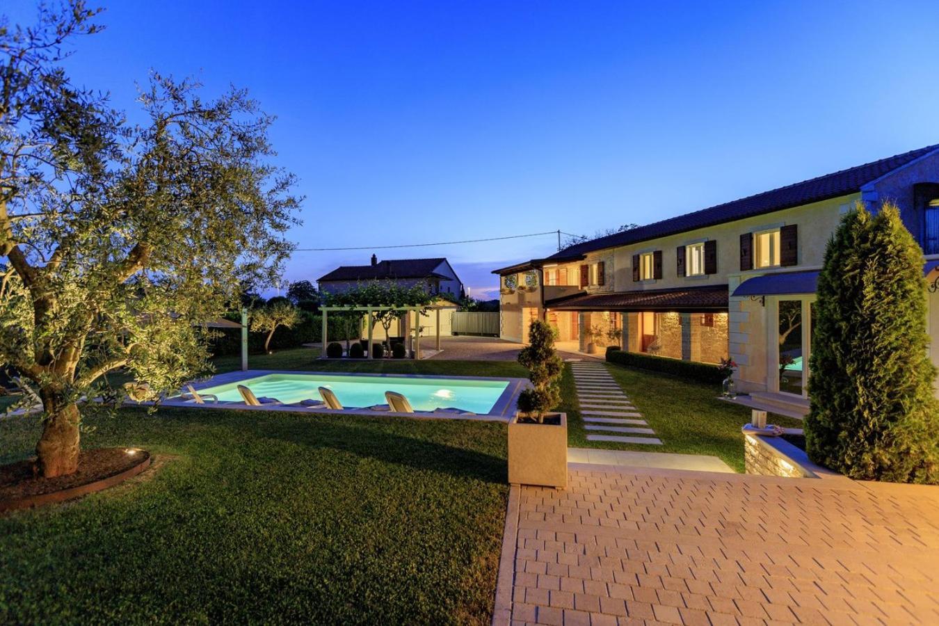 Villa Viscum In Central Istria For 8 Persons With Large Garden - Pet Friendly Pazin Luaran gambar