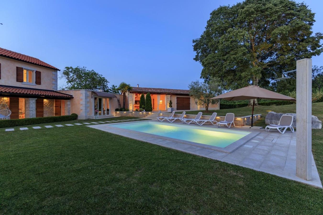 Villa Viscum In Central Istria For 8 Persons With Large Garden - Pet Friendly Pazin Luaran gambar