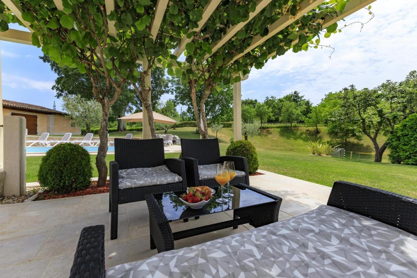Villa Viscum In Central Istria For 8 Persons With Large Garden - Pet Friendly Pazin Luaran gambar