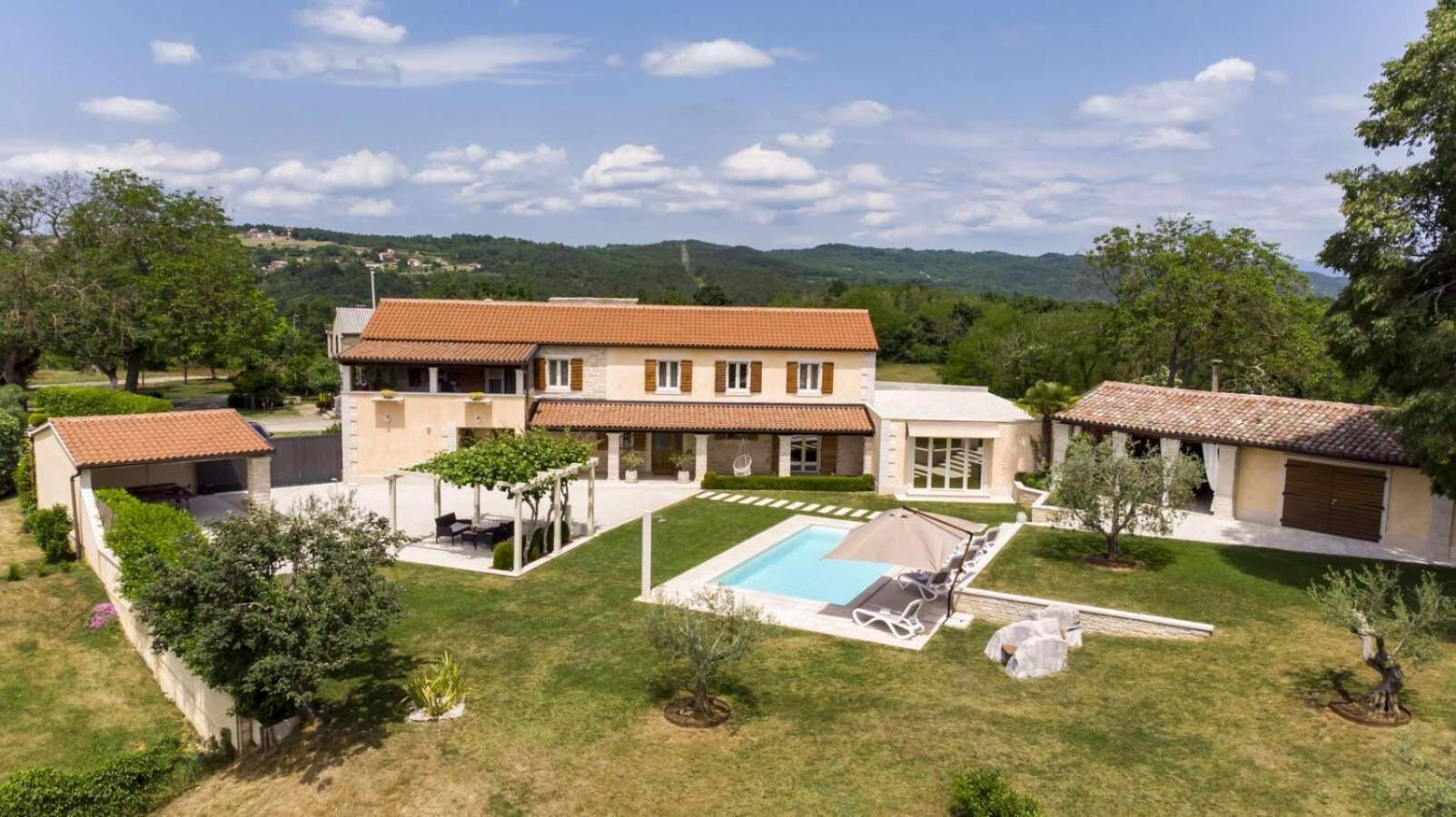 Villa Viscum In Central Istria For 8 Persons With Large Garden - Pet Friendly Pazin Luaran gambar