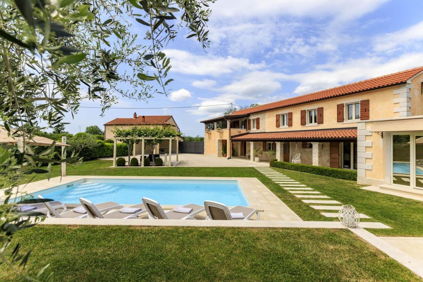 Villa Viscum In Central Istria For 8 Persons With Large Garden - Pet Friendly Pazin Luaran gambar